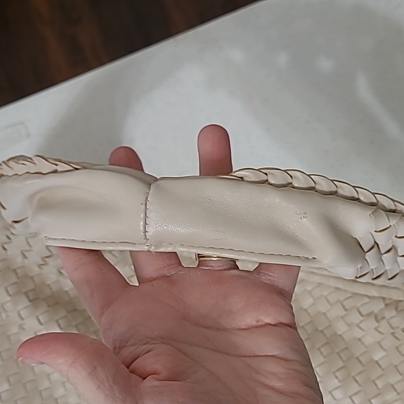 Urban Expressions Elegant Cream Woven Women's Shoulder Bag - Picture 10 of 12